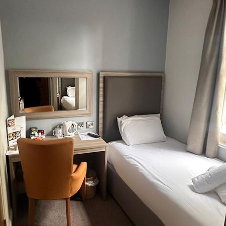 St Andrews Town Hotel Дройтуич Экстерьер фото