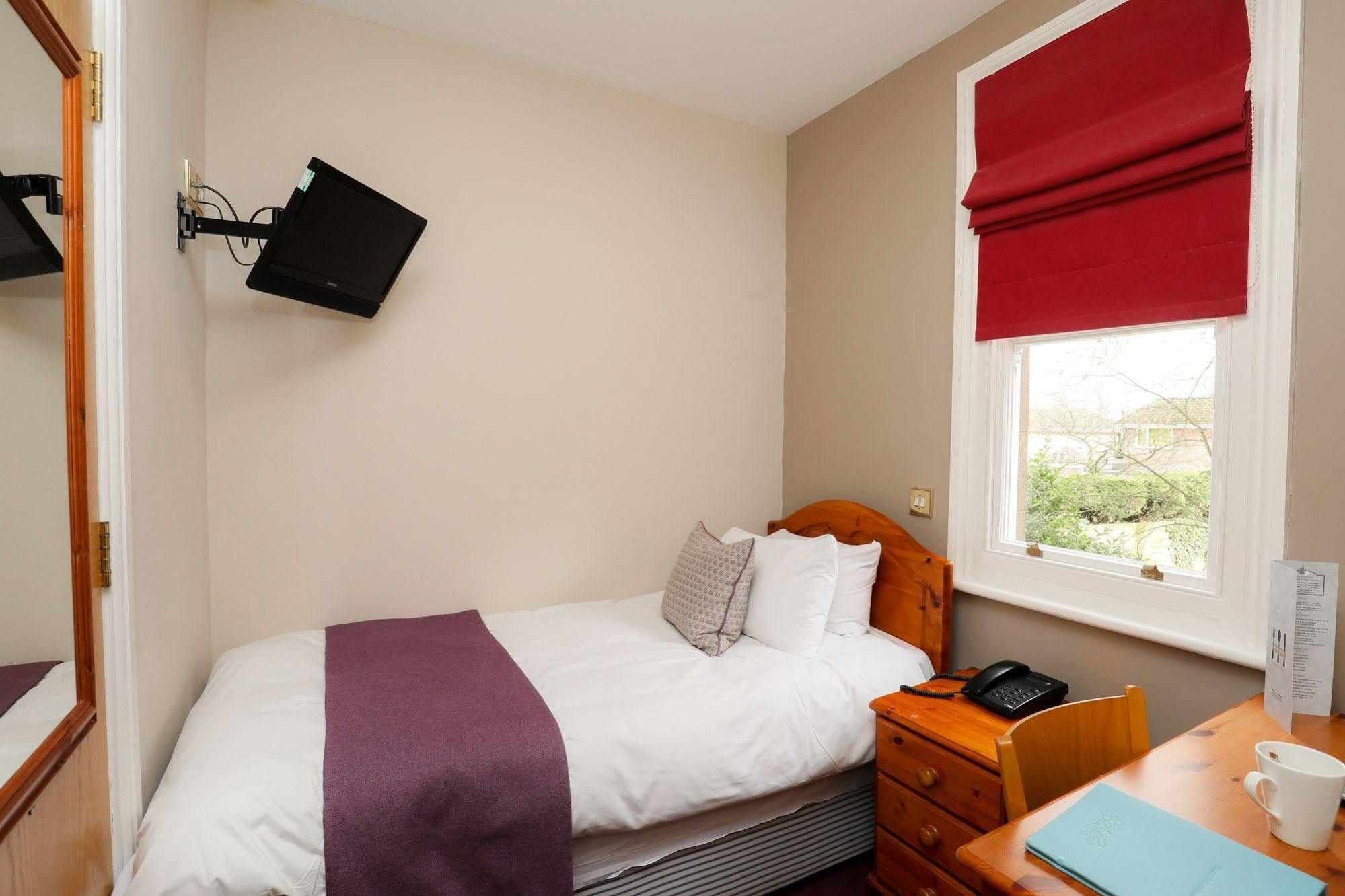 St Andrews Town Hotel Дройтуич Экстерьер фото